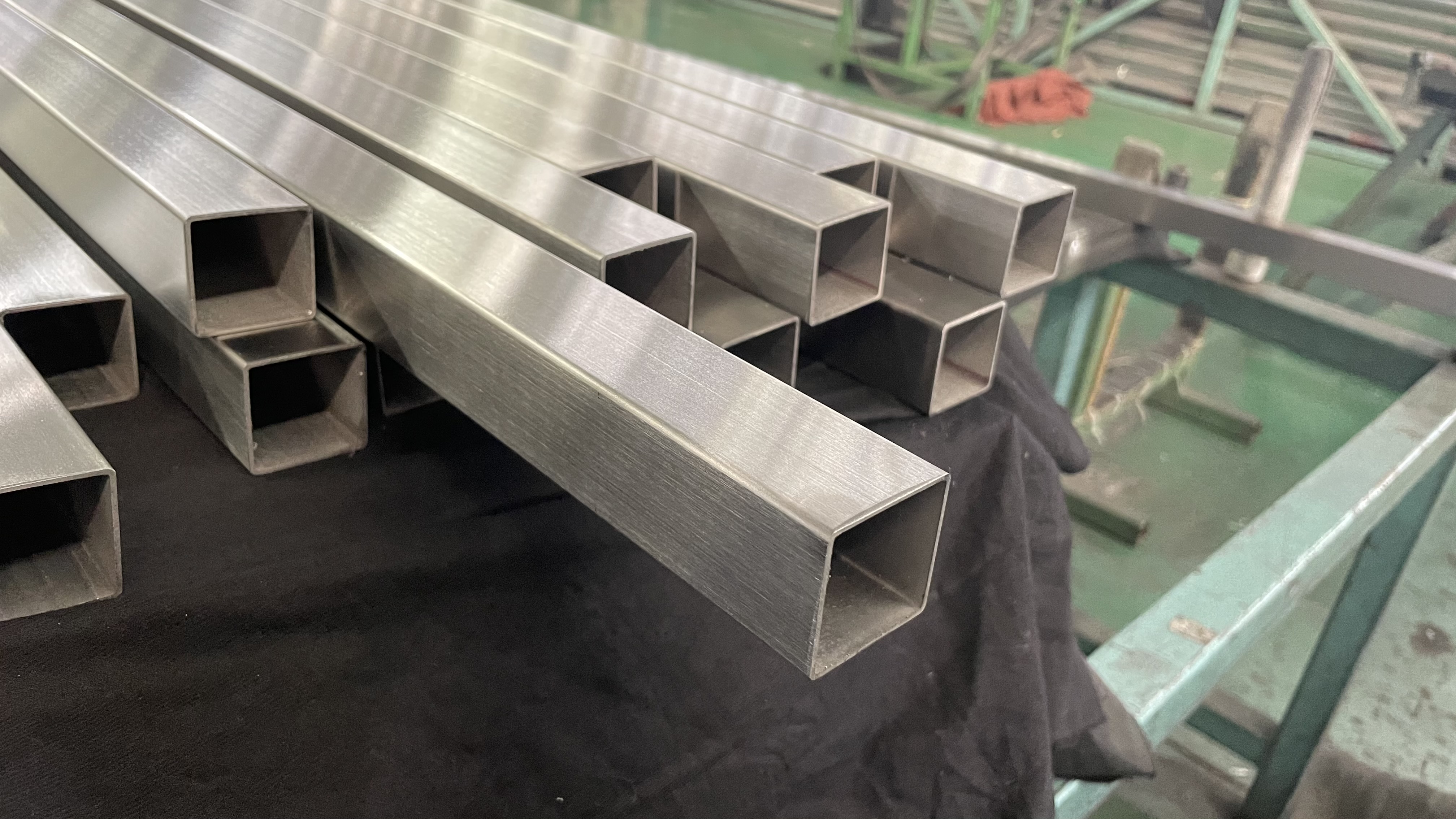 厚壁不銹鋼管遭到腐蝕該怎么辦？