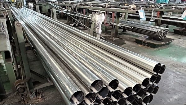 不銹鋼管壽命預(yù)測術(shù)：如何判斷在役管道的“健康狀態(tài)”？