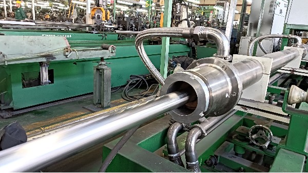 如何選擇冰蓄冷機(jī)組水箱中的U型不銹鋼換熱管