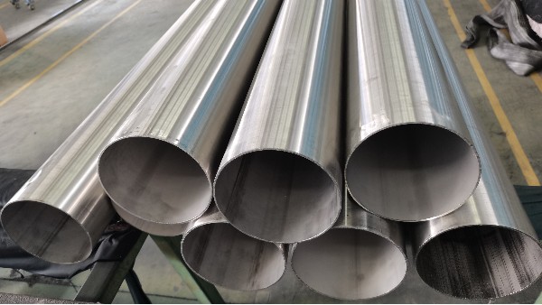 不銹鋼管大比拼：焊管與無(wú)縫管，誰(shuí)能承受更大壓力？